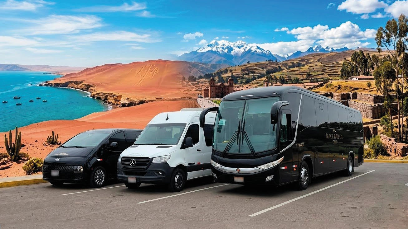 Flota DRM Travel en ruta turística de Perú